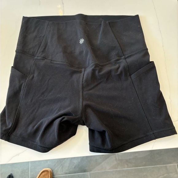 Athelta Salutation Stash 5 inch shorts. Size medium. Smoke free home. - Picture 5 of 5